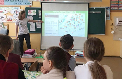 Наши экоуроки позволяют детям всерьез задуматься, что такое отходы, из чего они состоят и как правильно с ними обращаться.